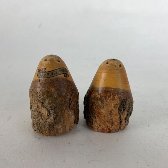 Vintage Pine Live Edge Salt Pepper Shakers Deer River Minnesota - Picture 2 of 4
